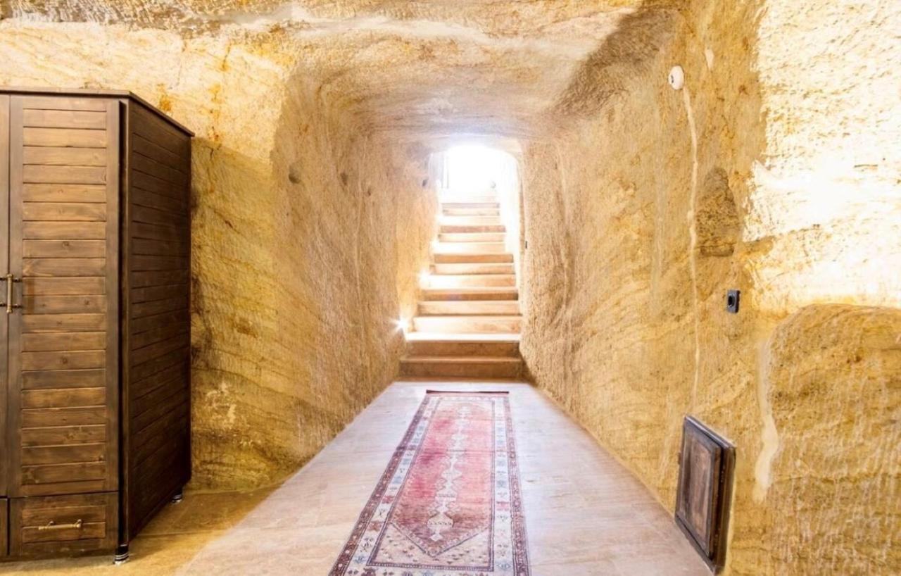 Uzay Cave Hotel